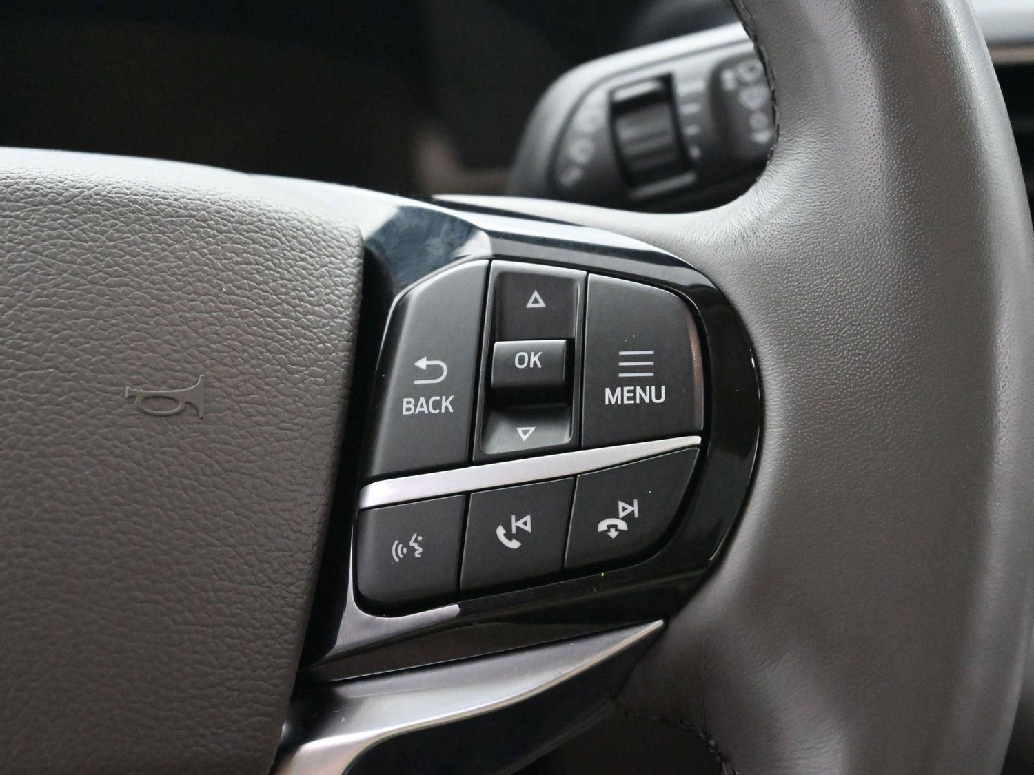 2022 Ford Explorer Platinum photo 18