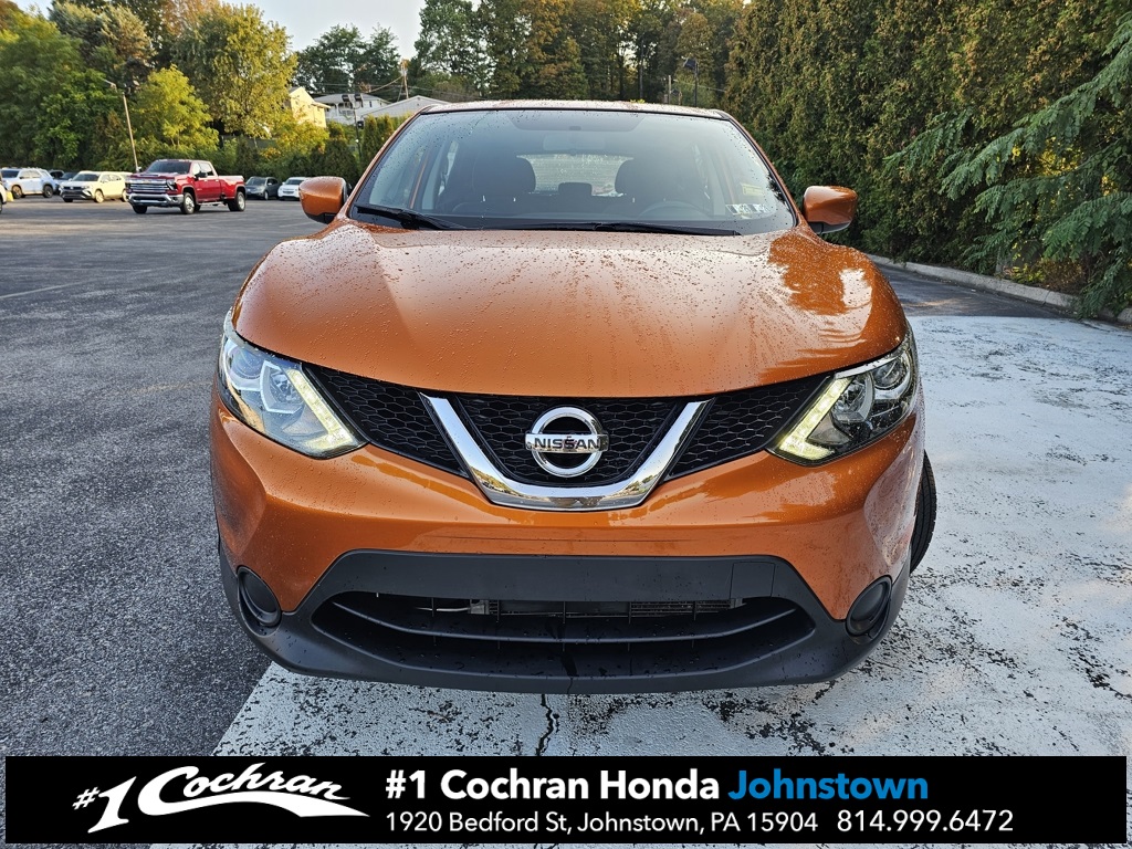 2017 Nissan Rogue Sport S photo 2