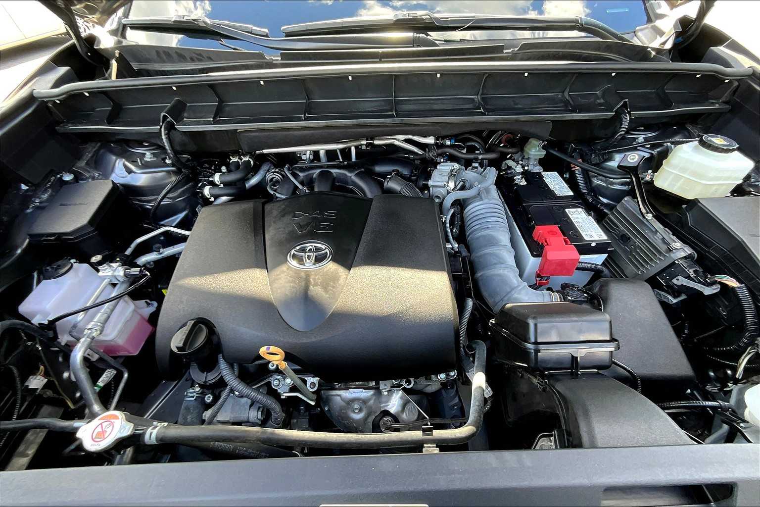 2022 Toyota Highlander XLE photo 30