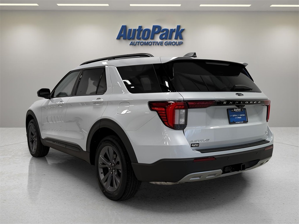 2026 Ford Explorer photo 4
