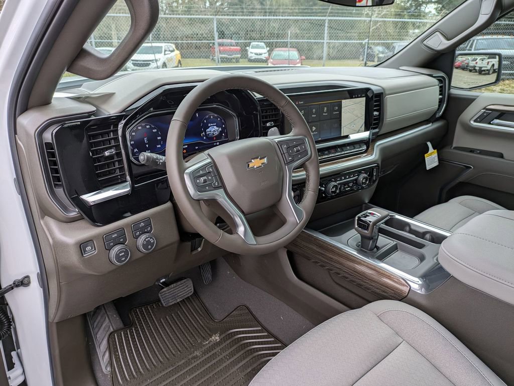 2025 Chevrolet Silverado 1500 LT photo 11