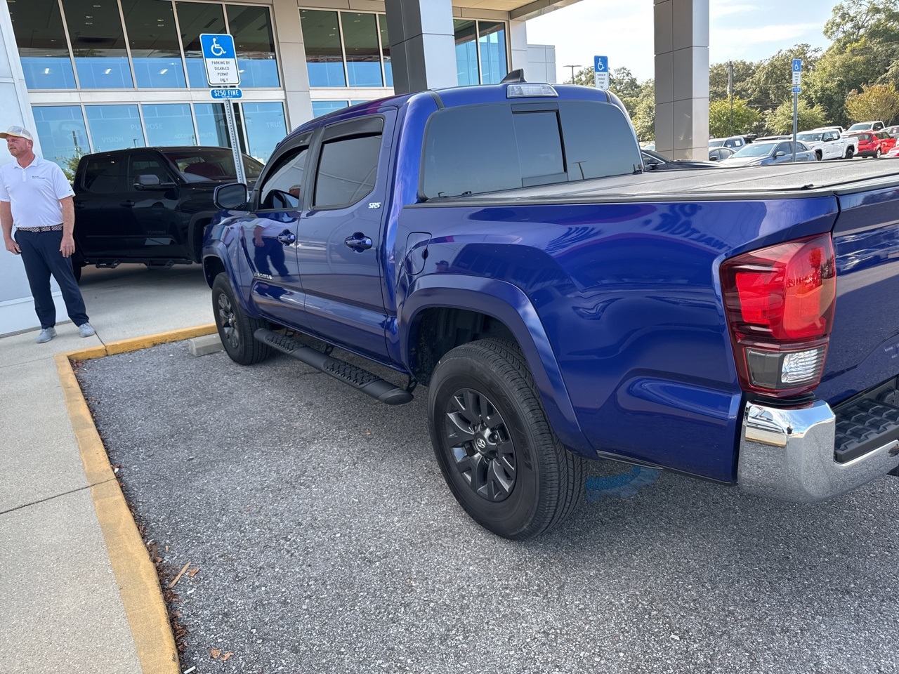 2023 Toyota Tacoma SR5 photo 3