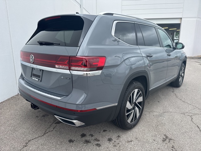 2025 Volkswagen Atlas SEL photo 7