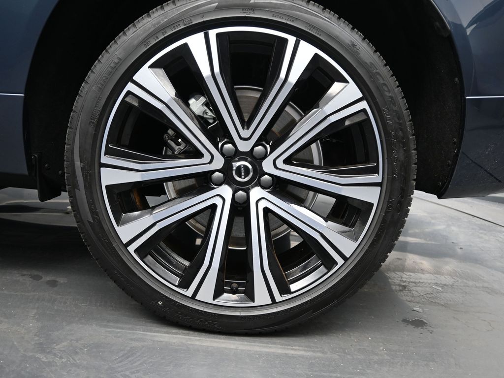 2023 Volvo XC60 Ultimate photo 4