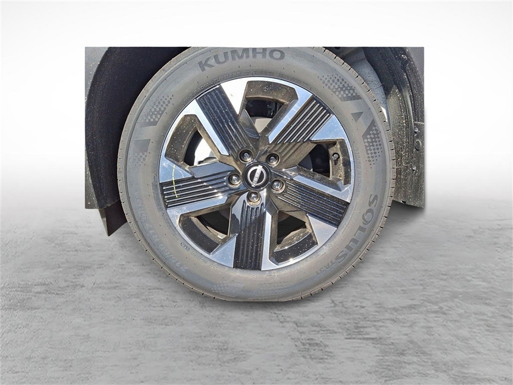 2025 Nissan Kicks SV photo 2