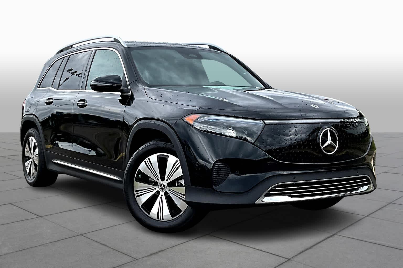 2024 Mercedes Benz EQB 300 4MATIC photo 2