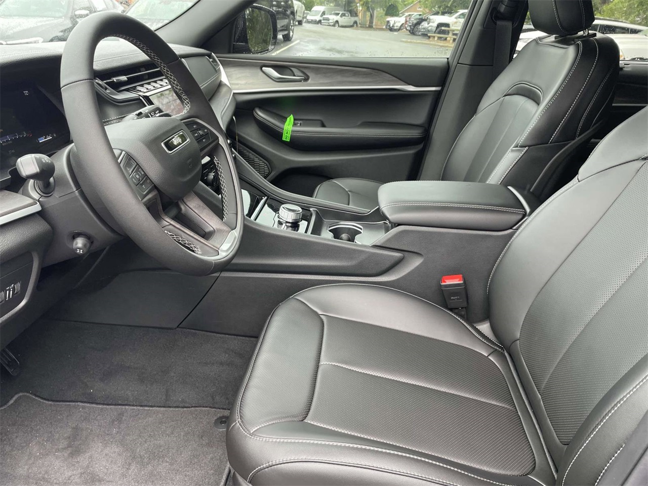 2025 Jeep Grand Cherokee Limited photo 8