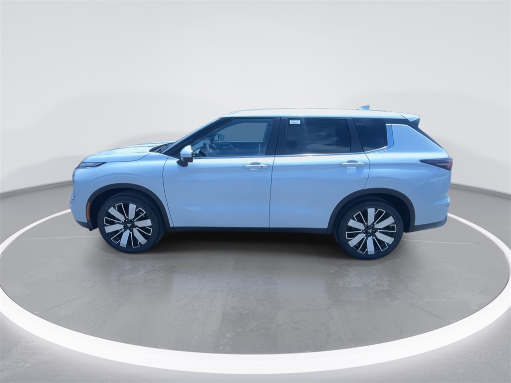 2025 Mitsubishi Outlander SE photo 5