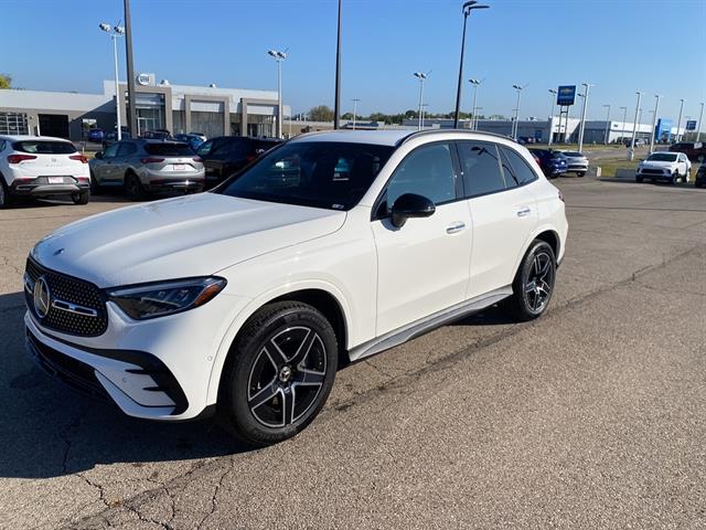 2025 Mercedes-Benz GLC Base's photo