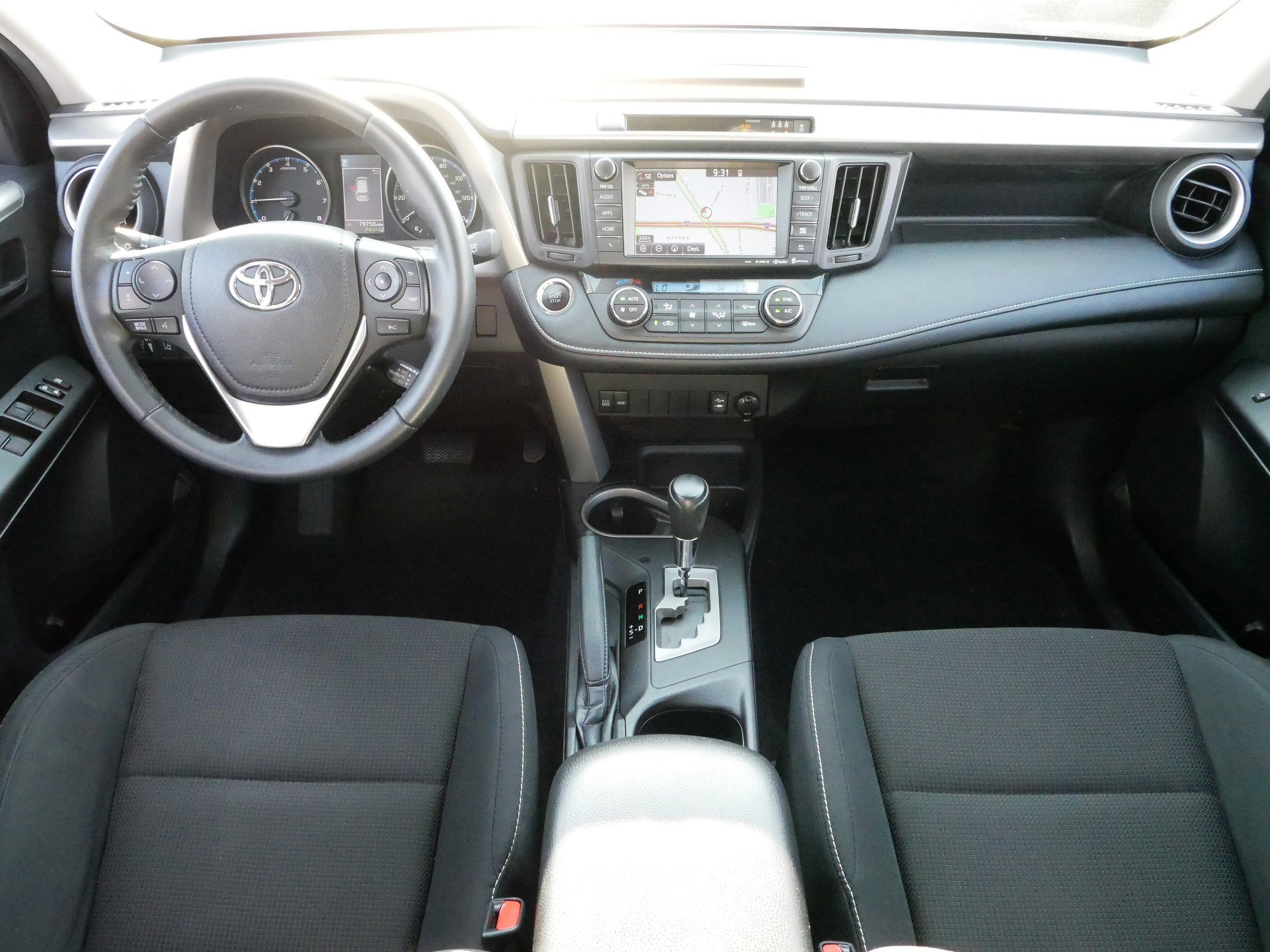 2018 Toyota RAV4 XLE photo 10