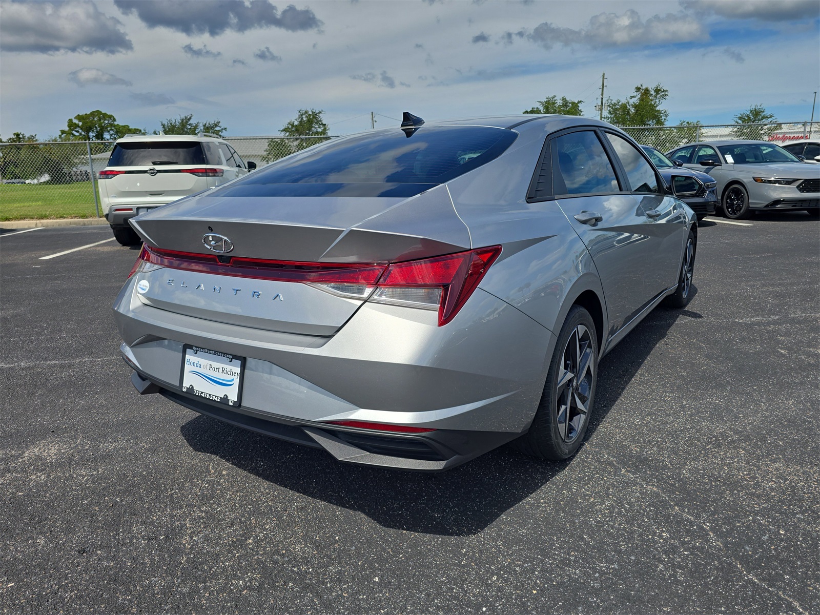 2023 Hyundai Elantra SEL Convenience photo 3
