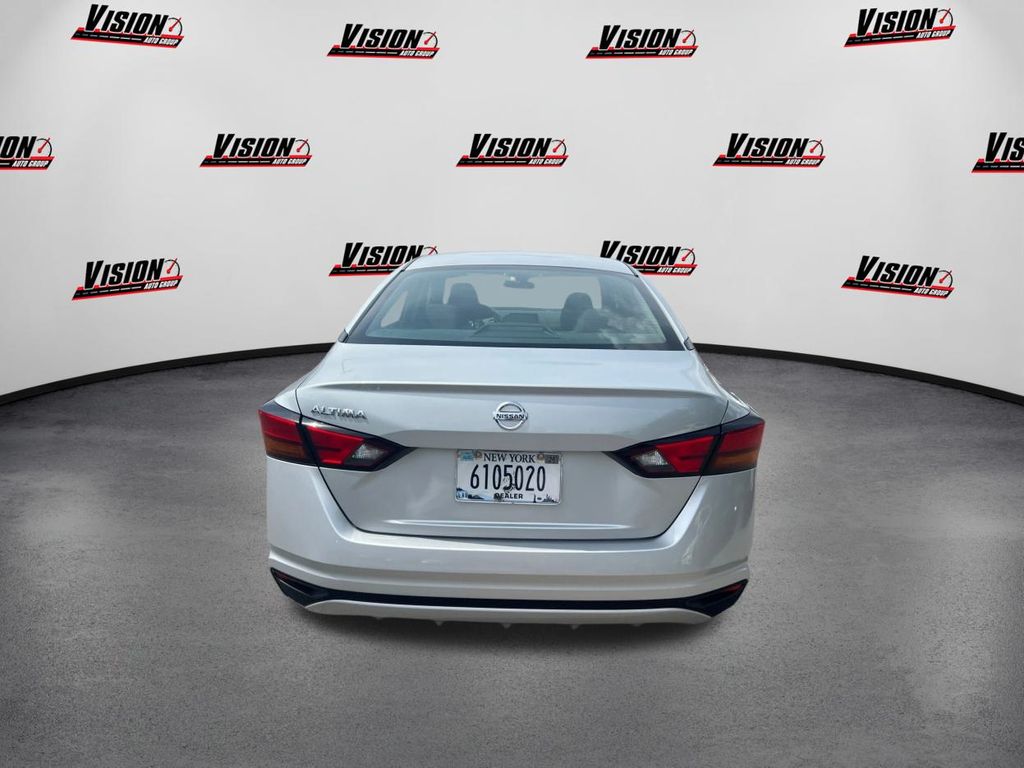 2022 Nissan Altima 2.5 S photo 6