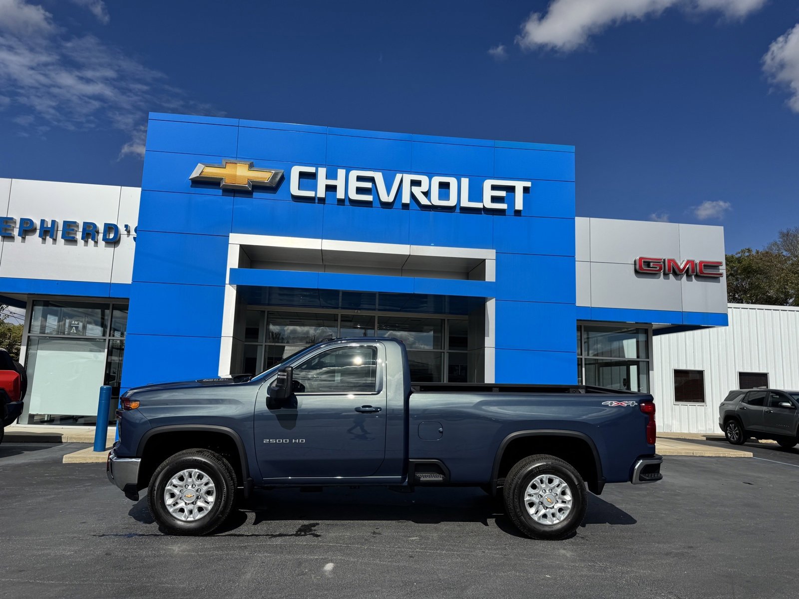 2026 Chevrolet Silverado 2500HD LT photo 2