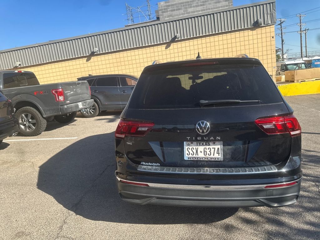 2023 Volkswagen Tiguan SE photo 4