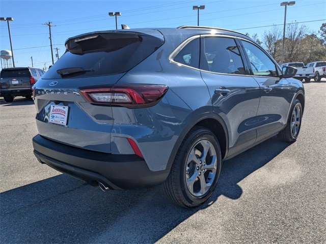 2025 Ford Escape ST-Line photo 4