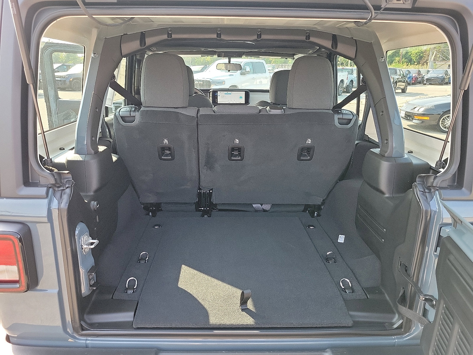 2025 Jeep Wrangler Sport photo 18