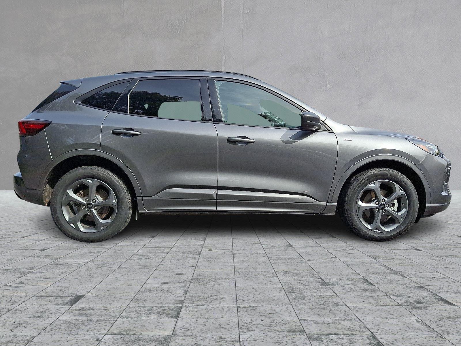 2023 Ford Escape ST-Line photo 7