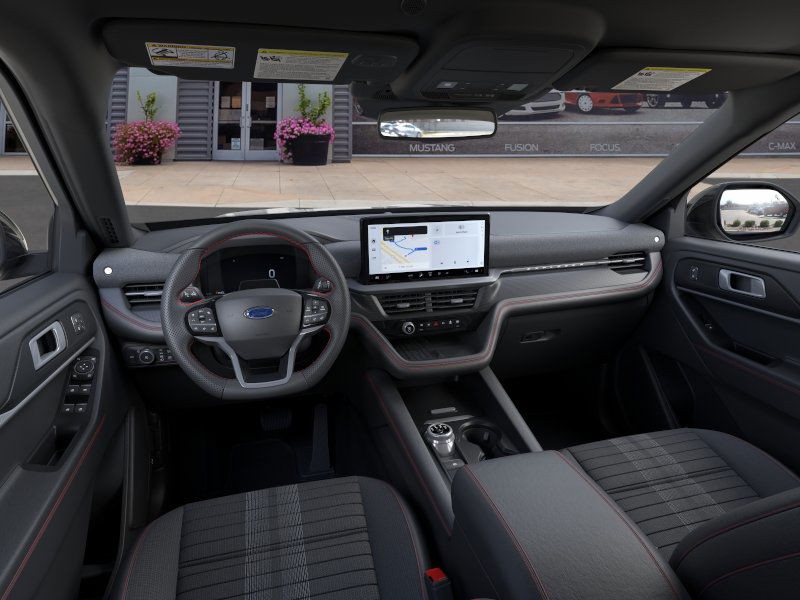 2025 Ford Explorer ST-Line photo 7