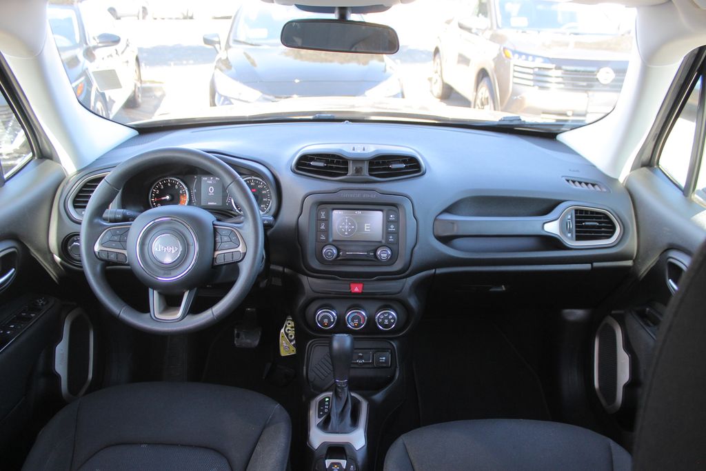 2017 Jeep Renegade Sport photo 15