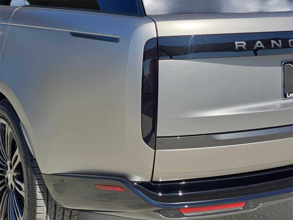 2025 Land Rover Range Rover SE photo 31