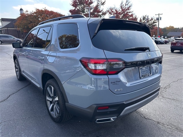 2025 Honda Pilot Touring photo 3