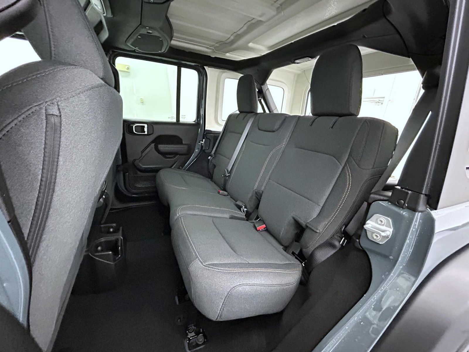 2025 Jeep Wrangler Sport S photo 18
