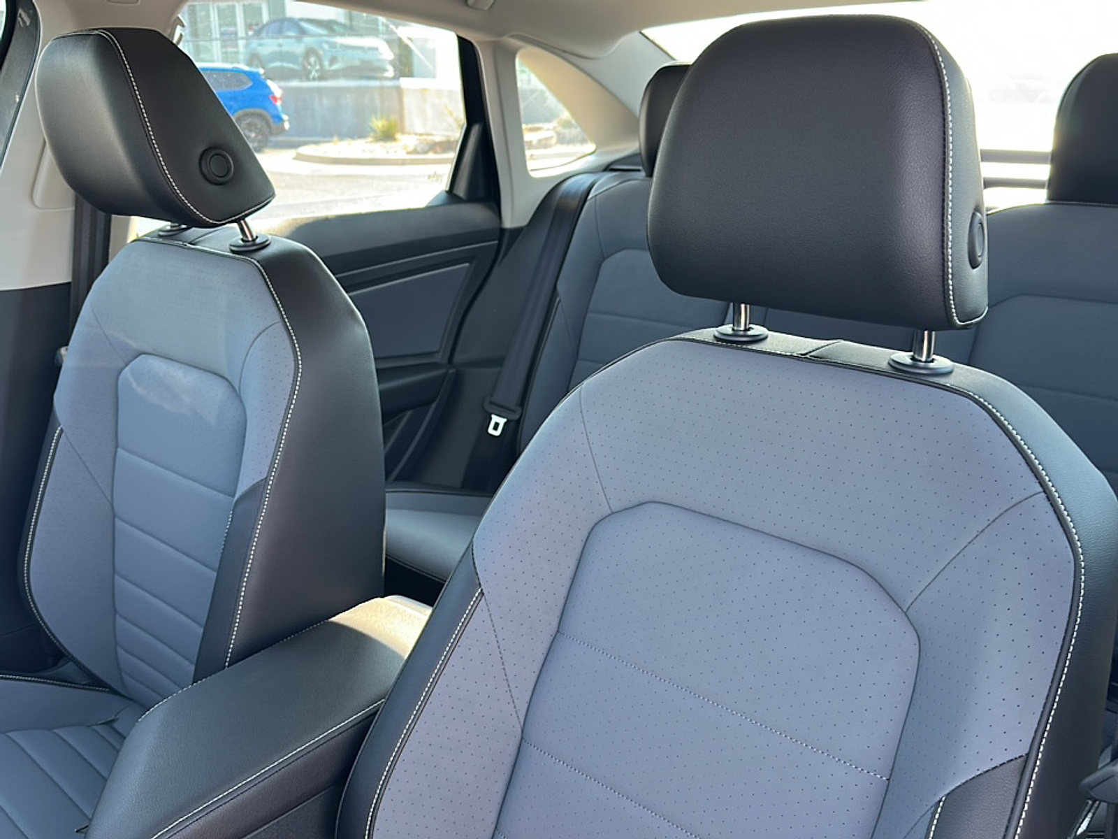 2025 Volkswagen Jetta 1.5T SE photo 3