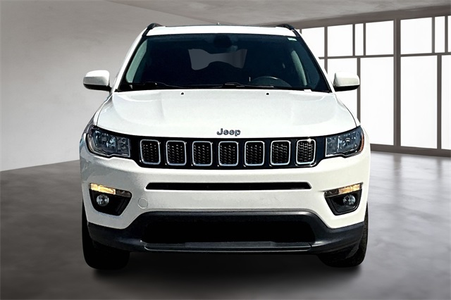 2020 Jeep Compass Latitude photo 3