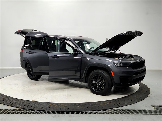 2024 Jeep Grand Cherokee Altitude photo 4