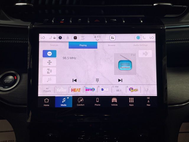 2025 Jeep Grand Cherokee Limited photo 4