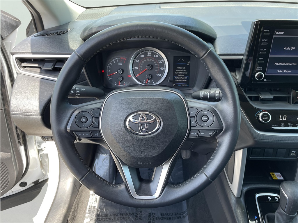 2022 Toyota Corolla Cross LE photo 27