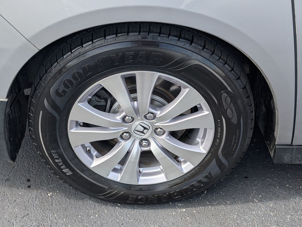 2016 Honda Odyssey EX-L photo 24