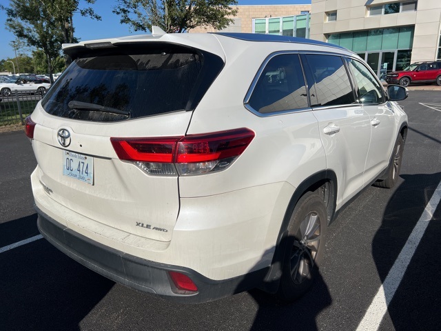 2019 Toyota Highlander XLE photo 3