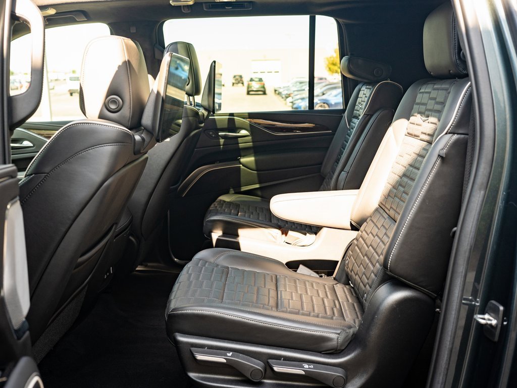 2021 Cadillac Escalade ESV Sport Platinum photo 32