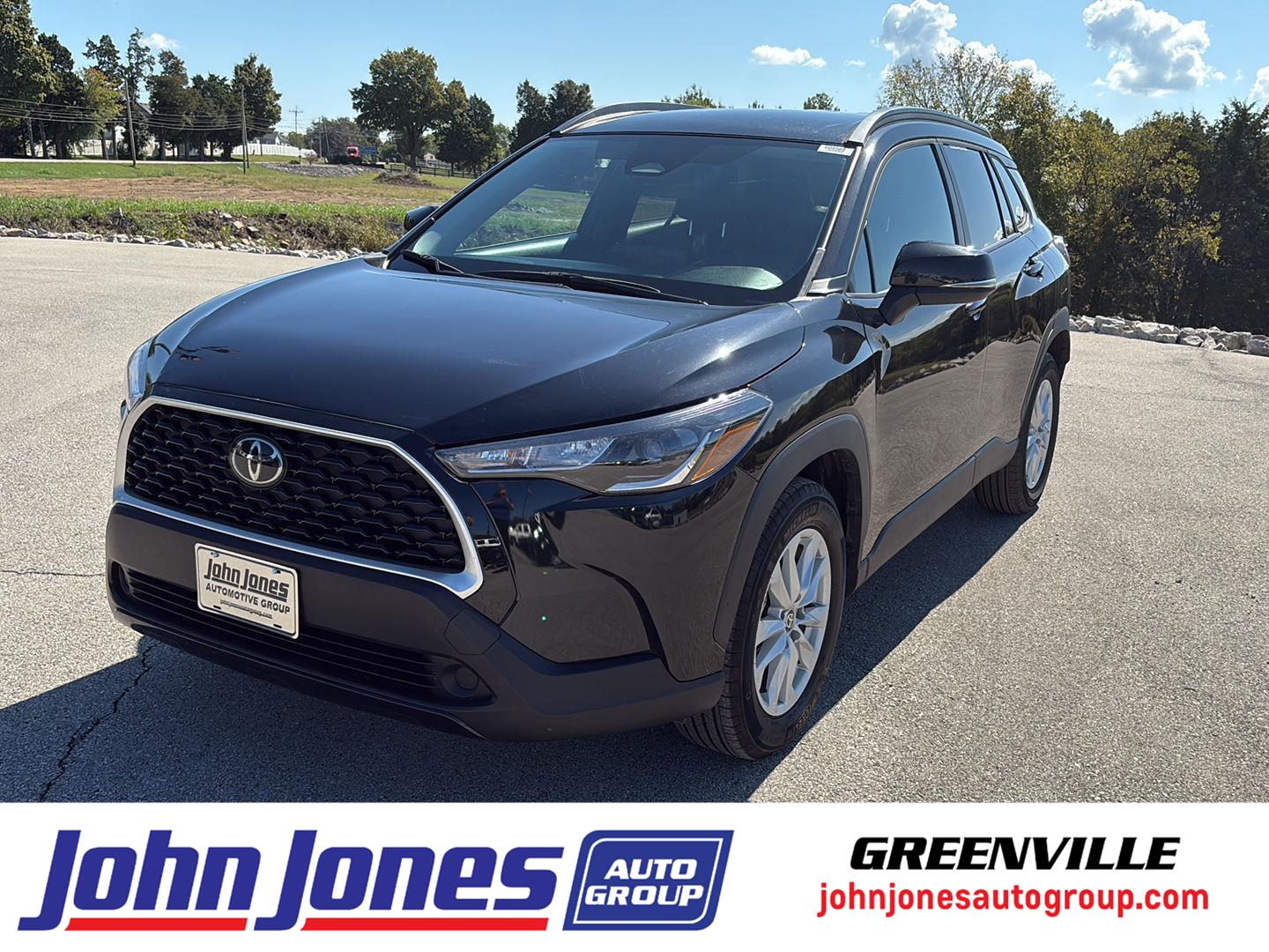 2024 Toyota Corolla Cross LE's photo