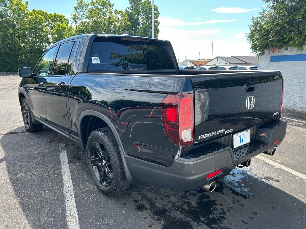 2023 Honda Ridgeline Black Edition photo 2