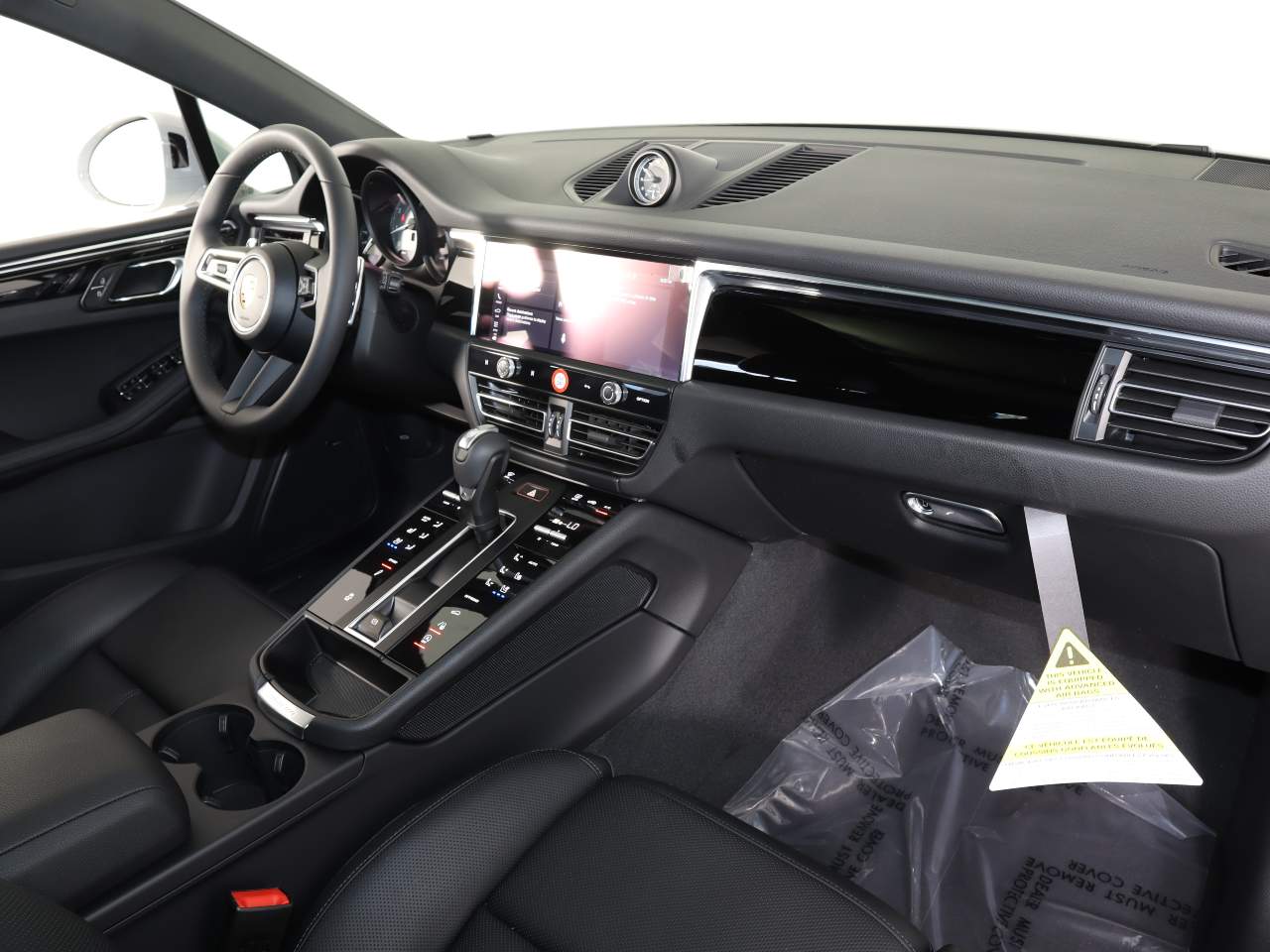 2025 Porsche Macan S photo 20