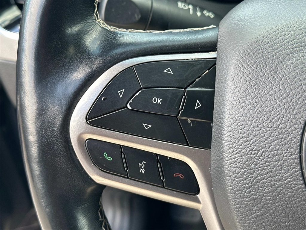 2021 Jeep Cherokee Latitude Lux photo 25