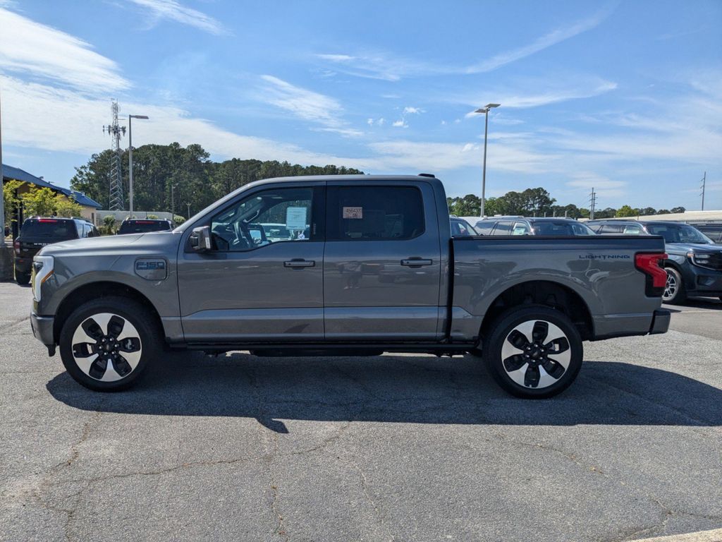 2025 Ford F-150 Lightning Platinum photo 7