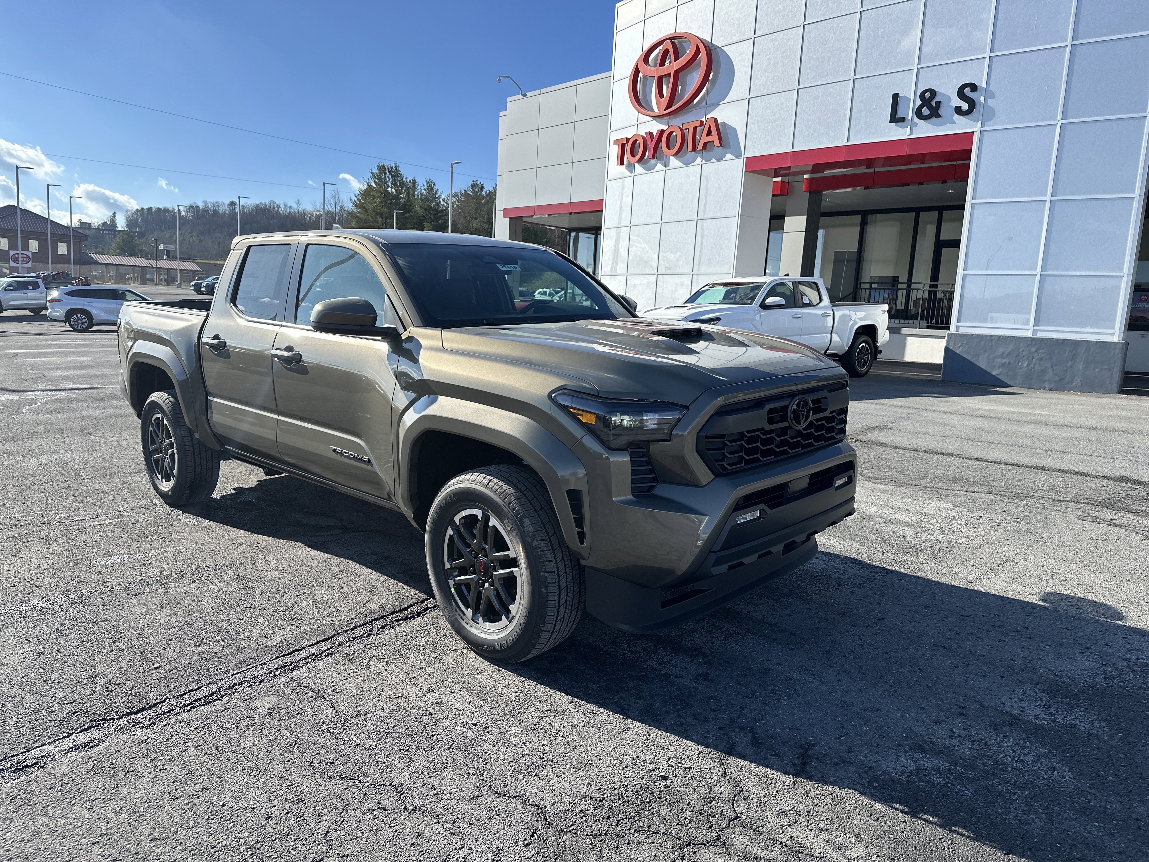 2026 Toyota Tacoma TRD Sport's photo