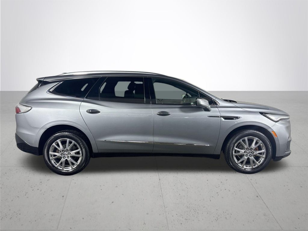 2023 Buick Enclave Essence photo 4