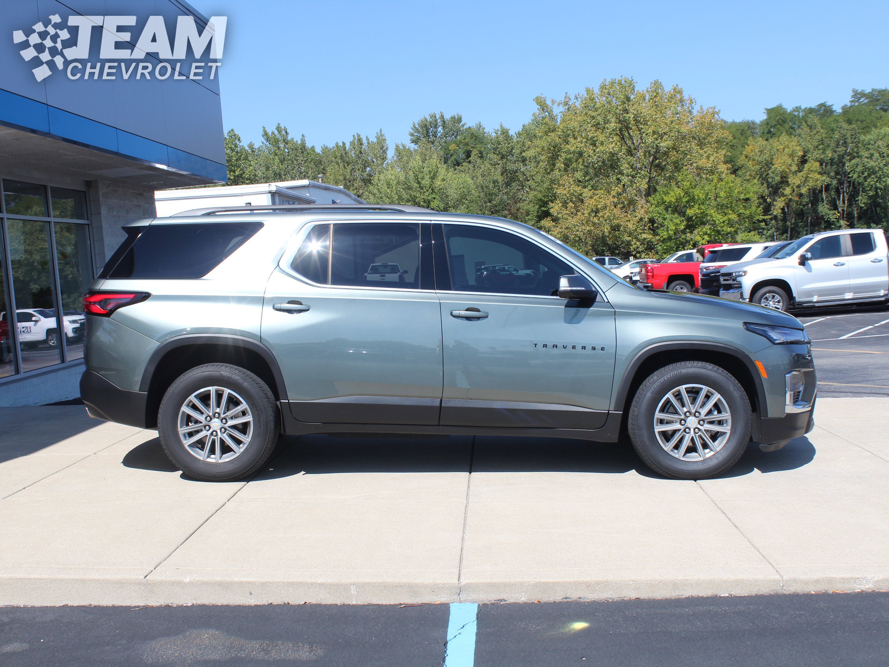 2023 Chevrolet Traverse Leather photo 3