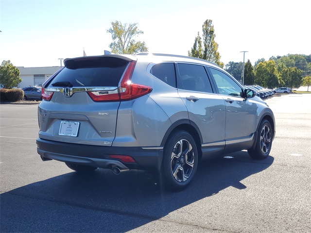 2019 Honda CR-V Touring photo 3