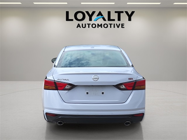 2024 Nissan Altima 2.5 SR photo 3