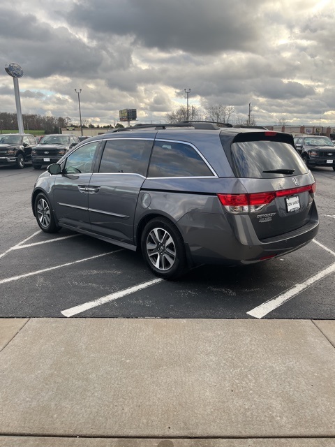 2016 Honda Odyssey Touring photo 4