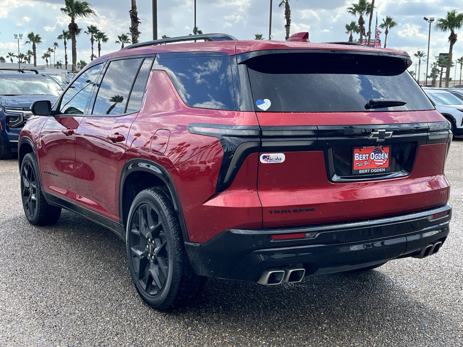 2024 Chevrolet Traverse RS photo 2