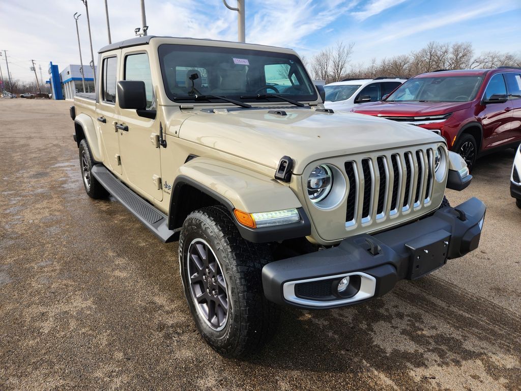 2022 Jeep Gladiator Overland's photo
