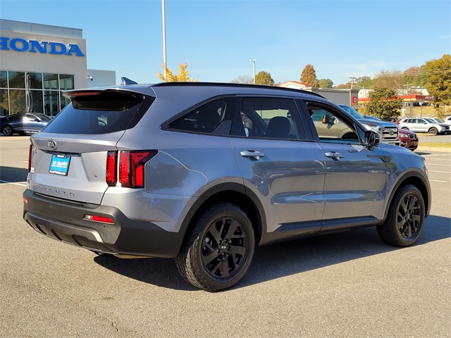 2021 Kia Sorento S photo 2