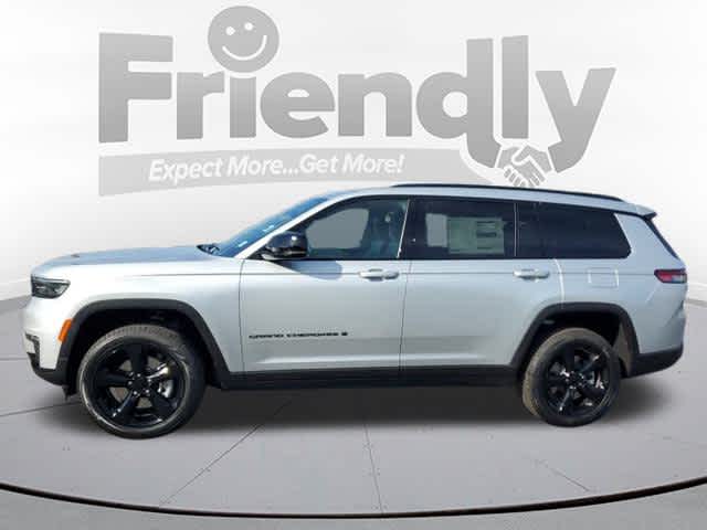 2025 Jeep Grand Cherokee Limited photo 2