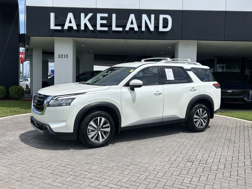 2024 Nissan Pathfinder SL photo 2